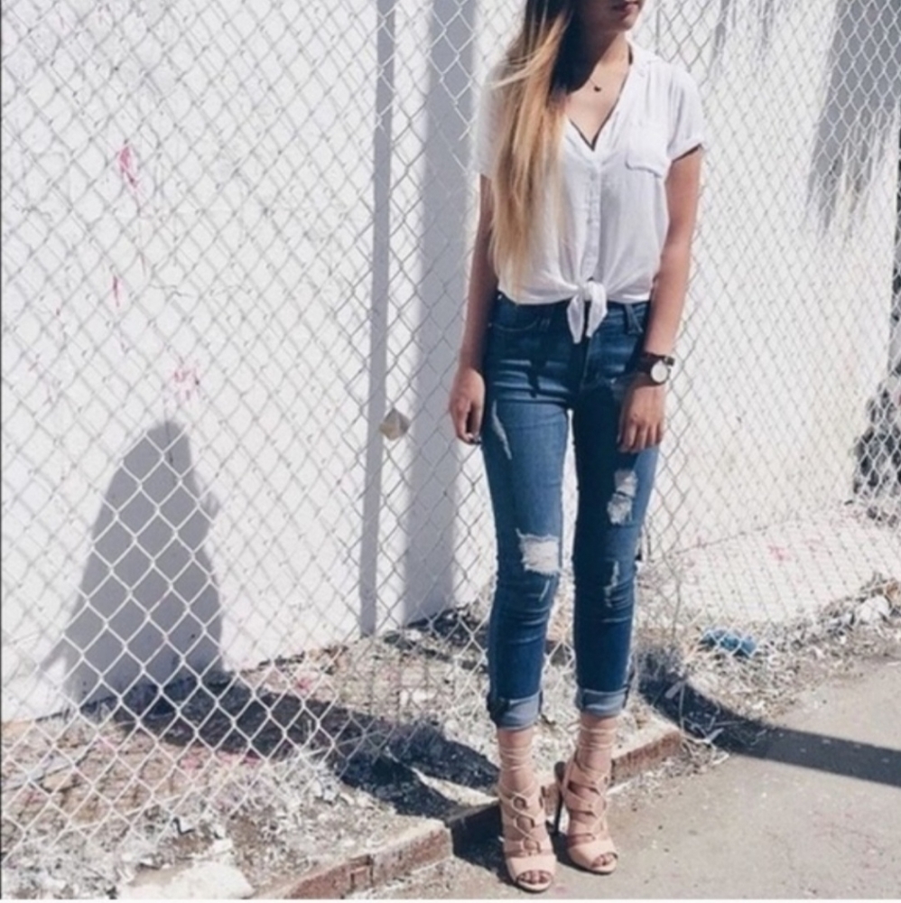 new ✨️ a&f distressed jeans - Picture 1 of 7